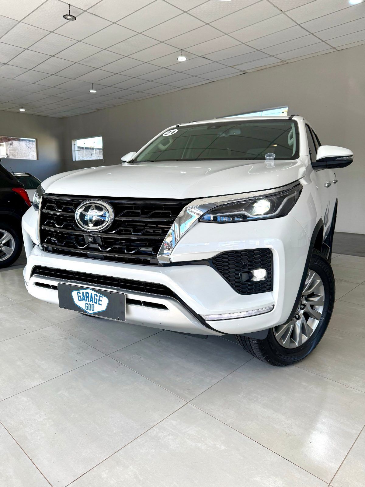 Toyota Hilux SW4 2.8 D-4D TURBO DIESEL SRX 4X4 AUTOMÁTICO